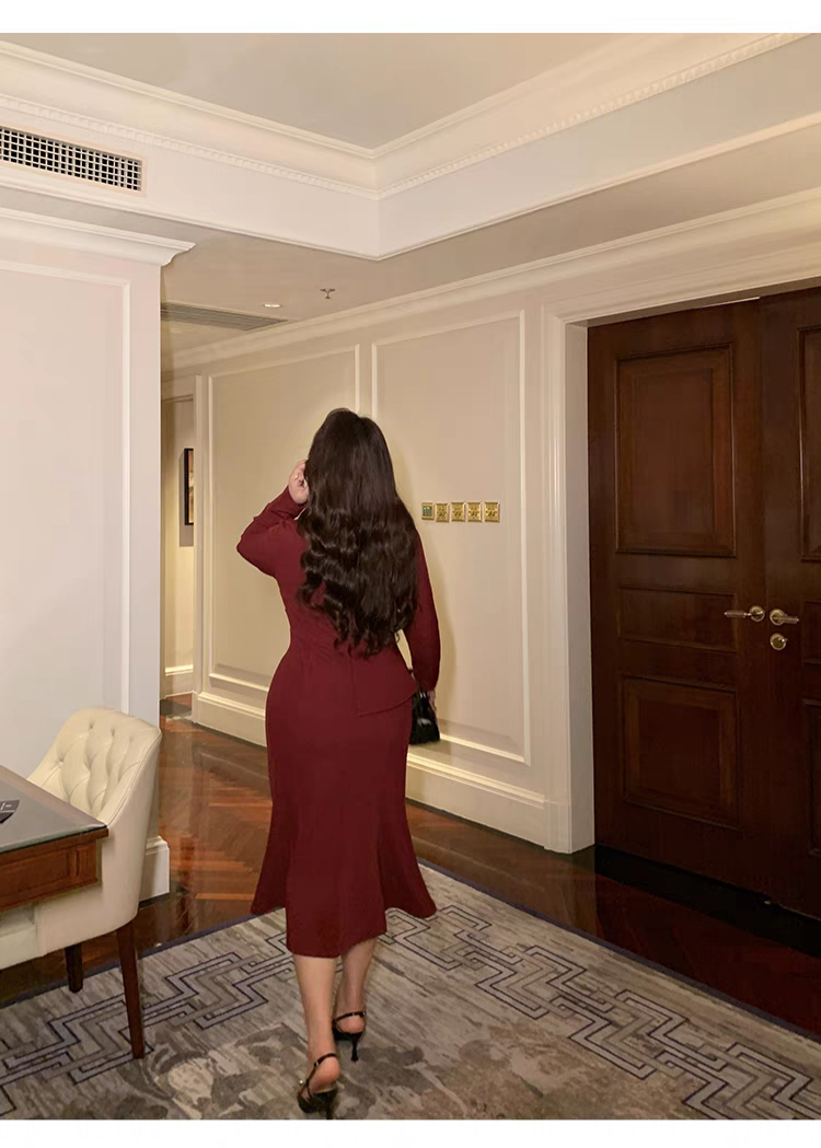 فستان نسائى أحمر غامض بحزام أنيق