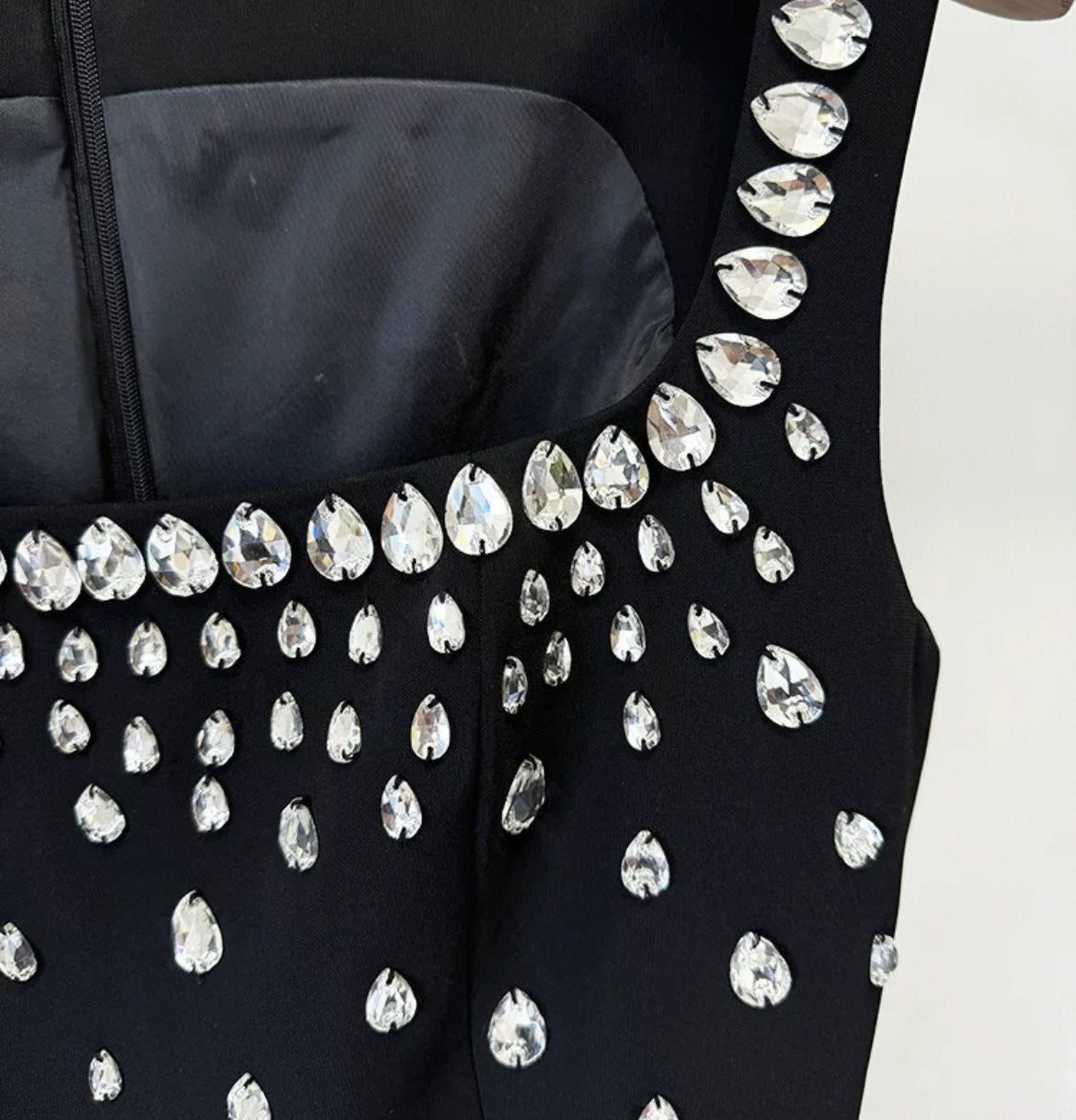 فستان اسود طويل راقي